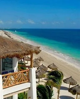 Desire Riviera Maya Pearl Resort Hotel